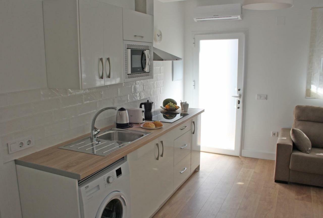 Apartamentos Angelita Plaza Beach Málaga Exteriör bild