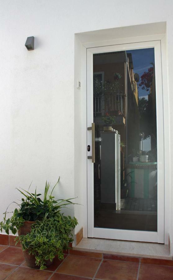 Apartamentos Angelita Plaza Beach Málaga Exteriör bild
