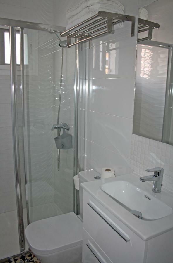 Apartamentos Angelita Plaza Beach Málaga Exteriör bild