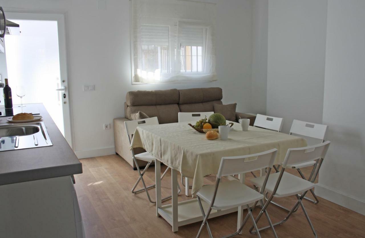 Apartamentos Angelita Plaza Beach Málaga Exteriör bild