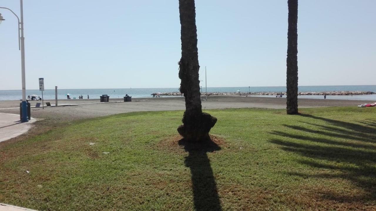 Apartamentos Angelita Plaza Beach Málaga Exteriör bild