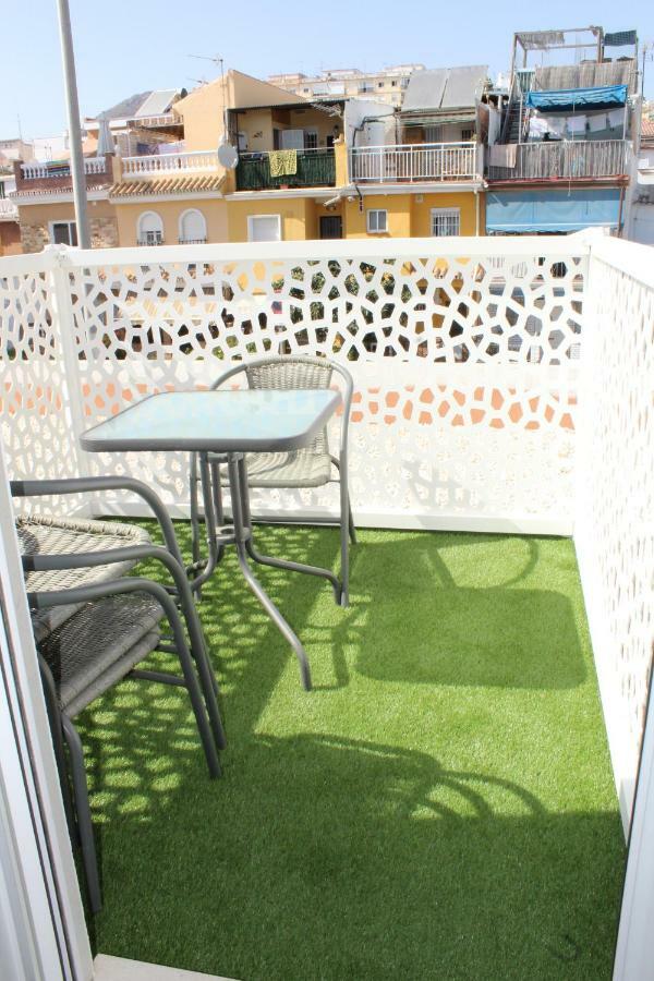 Apartamentos Angelita Plaza Beach Málaga Exteriör bild